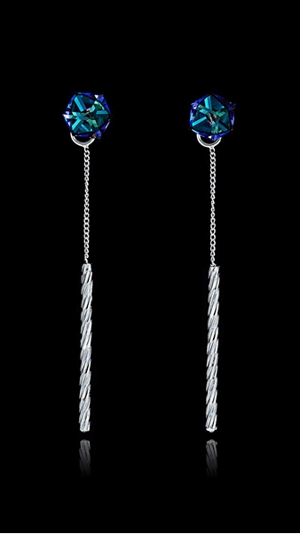 Picture of New Season  Small Swarovski Element Drop & Dangle