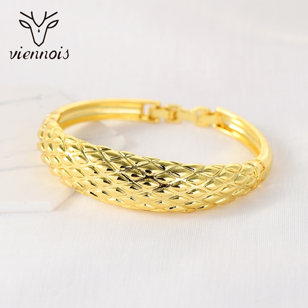 Picture of Buy Zinc Alloy Dubai Fashion Bangle with Unbeatable Quality