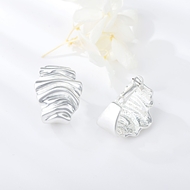 Picture of Low Price Zinc Alloy Gold Plated Stud Earrings from Trust-worthy Supplier