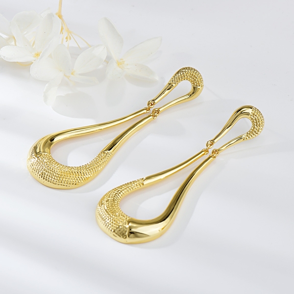 Picture of Famous Medium Zinc Alloy Drop & Dangle Earrings