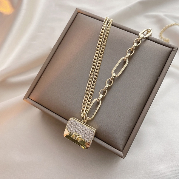 Picture of Bulk Gold Plated Delicate Short Chain Necklace with No-Risk Return