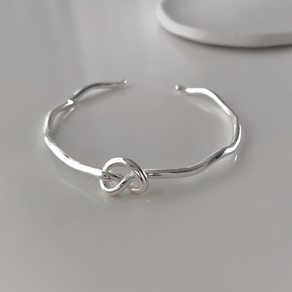 Picture of 925 Sterling Silver Platinum Plated Fashion Bangle From Reliable Factory