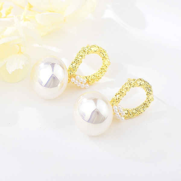 Picture of Charming White Artificial Pearl Dangle Earrings As a Gift