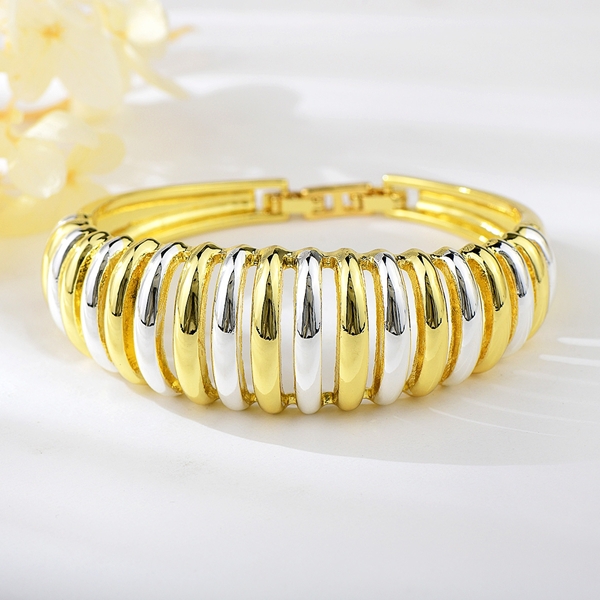 Picture of Great Small Dubai Fashion Bangle