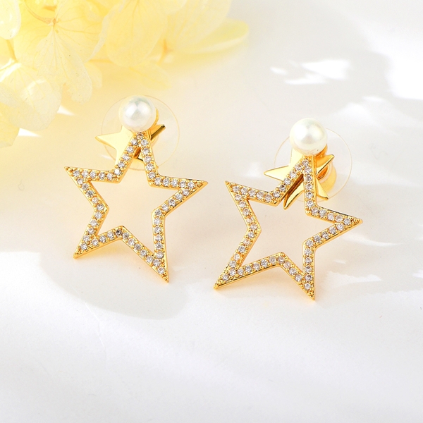 Picture of Sparkling Star Small Stud Earrings