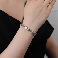 Picture of Luxury Flowers & Plants Fashion Bracelet in Flattering Style