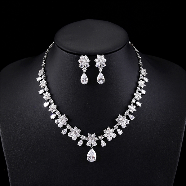 Picture of Beautiful Cubic Zirconia Flowers & Plants 2 Piece Jewelry Set